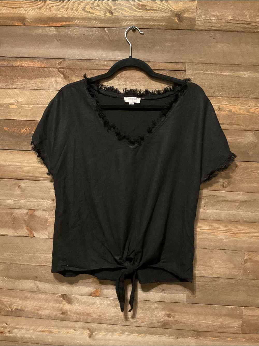 Umgee Women’s Black Linen V-Neck Fringed Neckline And Sleeve Ends Size Small